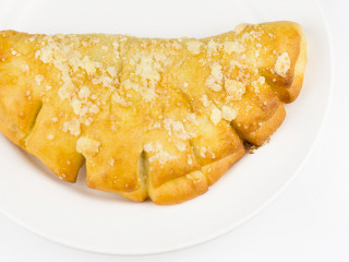 Булочка гребешок с повидлом